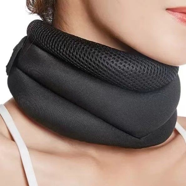Universal three-section neck brace