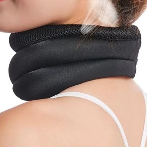 Universal three-section neck brace